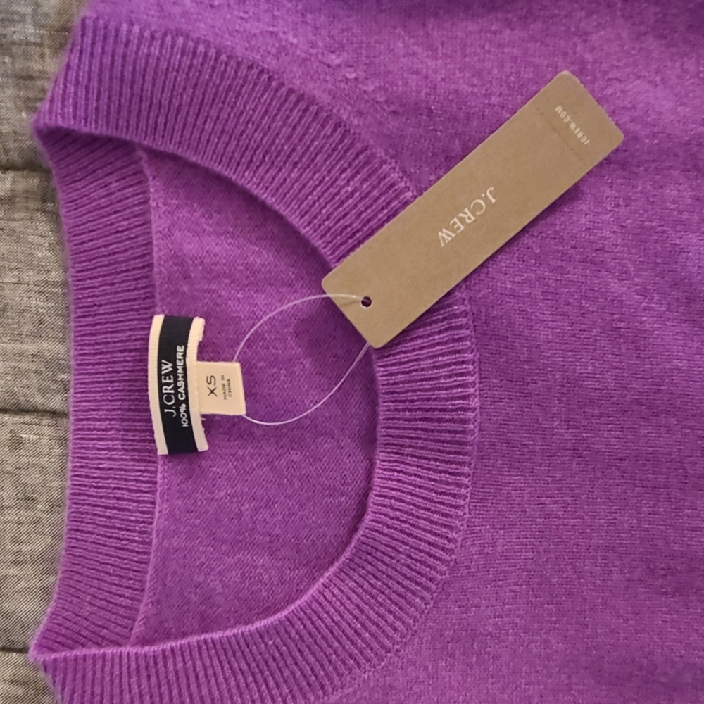 Cashmere crew neck brand new